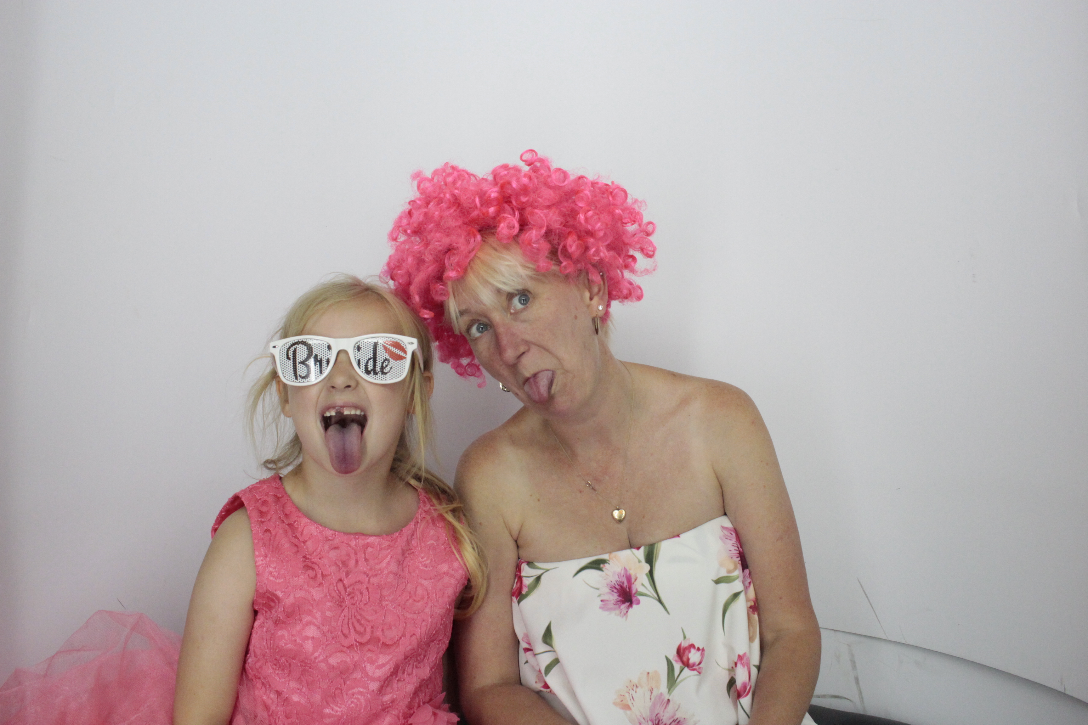 Richard & Karen's Wedding Reception | View more photos from the event at gallery.myphotoboothexperience.co.uk/u/MyPhotoBoothExperienceLtd/Richard-Karens-Wedding-Reception